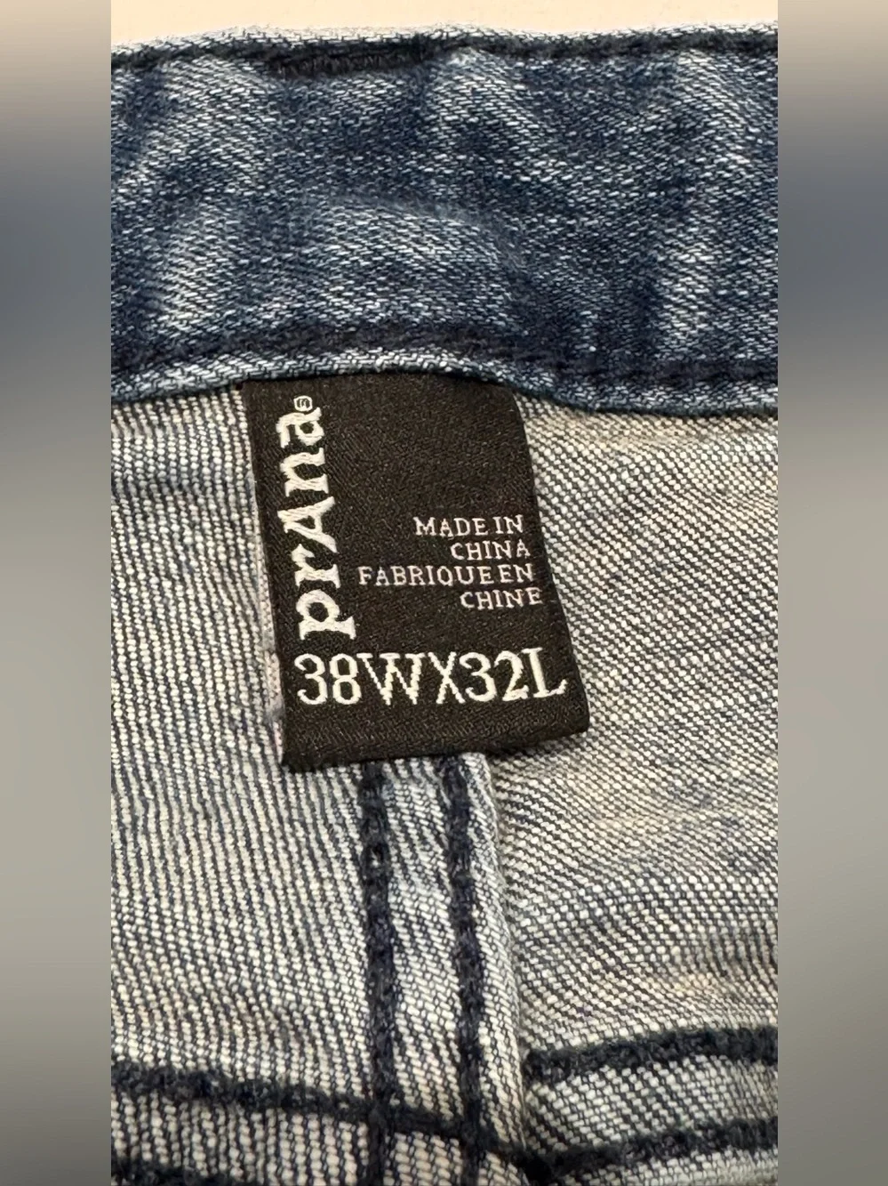 PrAna Breathe Men's 38x32 Straight Leg Denim Blue Jeans Zipper Pocket